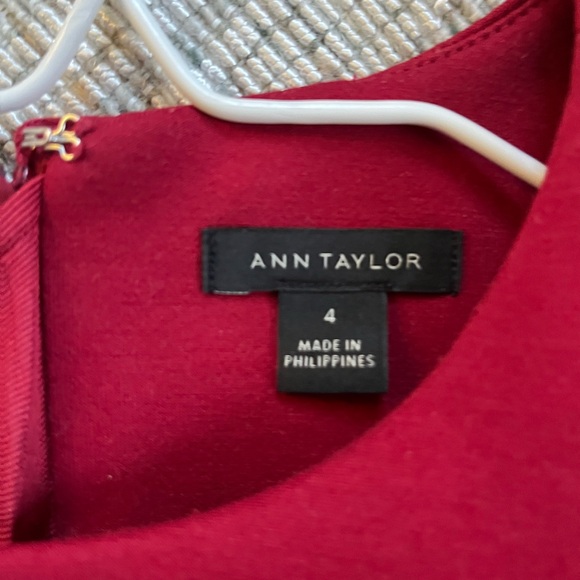 Ann Taylor Midi Flare Dress in Double Knit Gingham Red Size 4 - Picture 4 of 4